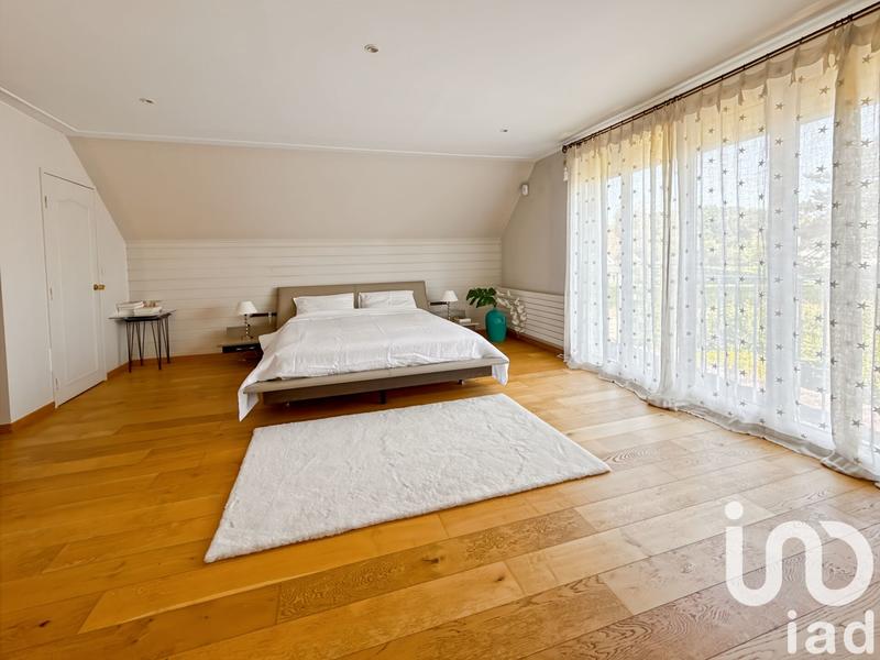 Maison - 180 m² - 7 pièces