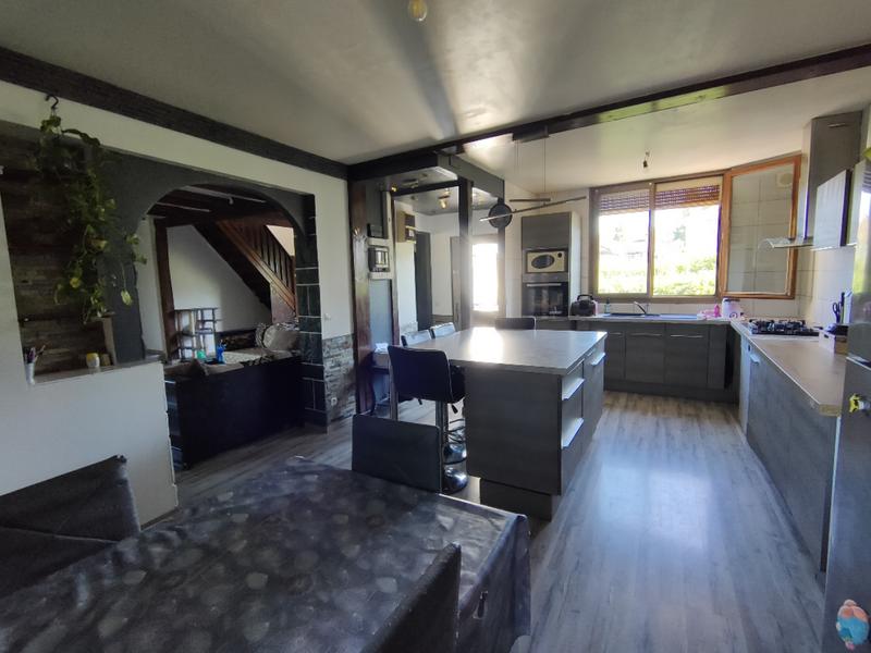 Maison - 183 m² - 10 pièces