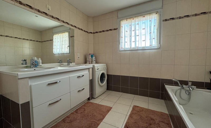 Appartement - 84 m² - 4 pièces