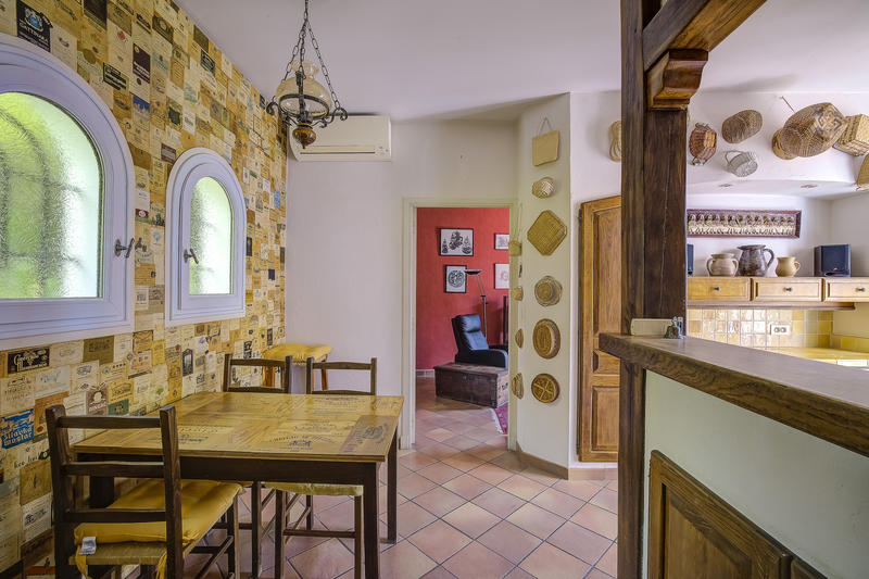 Maison - 200 m² - 7 pièces