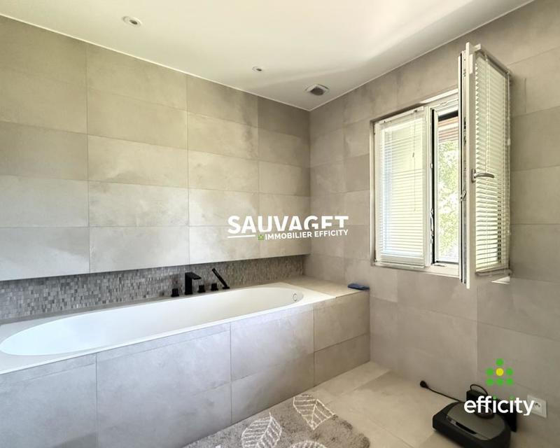 Maison - 143 m² - 5 pièces