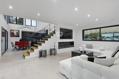 Propriété - 310 m² - 10 pièces