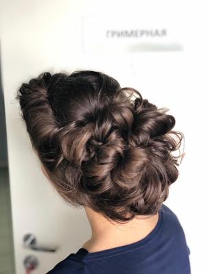 Hair and make up style