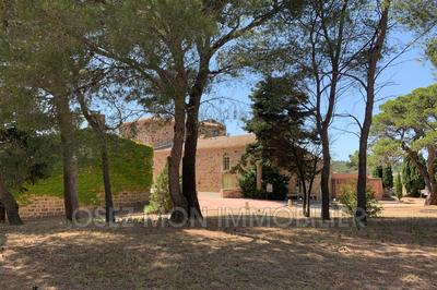 Maison - 3 500 m² - 20 pièces