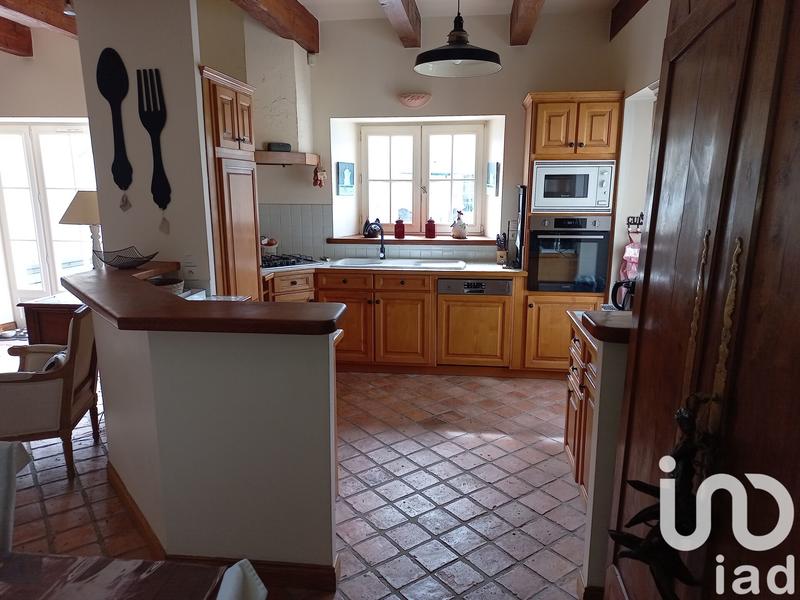 Maison - 275 m² - 9 pièces