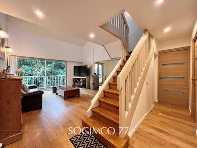 Duplex - 147 m² - 6 pièces