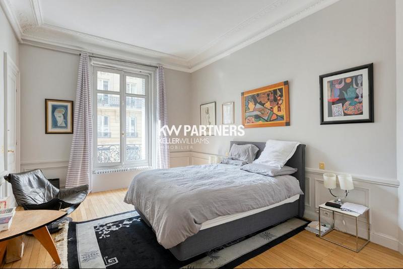 Appartement - 204 m² - 6 pièces