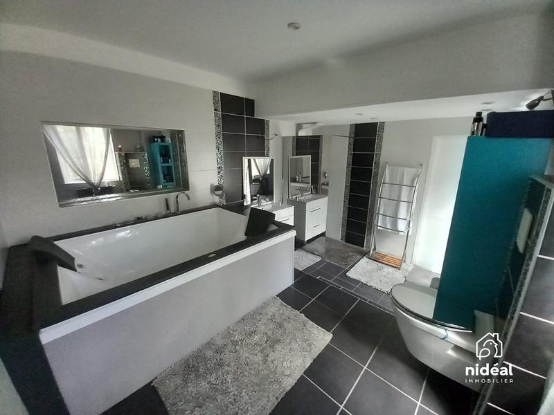 Maison - 162 m² - 7 pièces