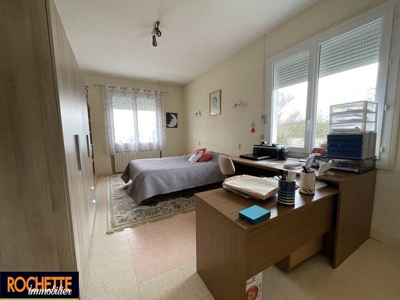 Maison traditionnelle - 174 m² - 6 pièces