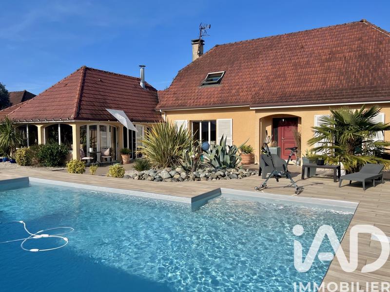 Maison - 200 m² - 7 pièces