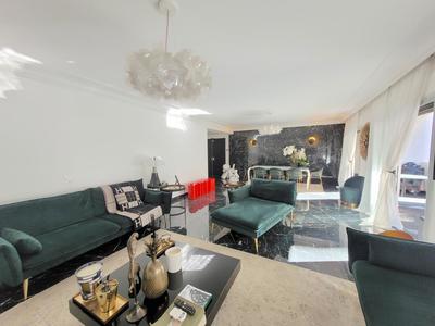 Appartement - 166 m² - 5 pièces