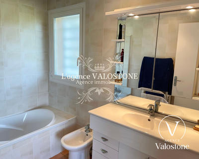 Maison traditionnelle - 172 m² - 5 pièces