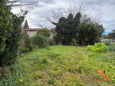 Terrain constructible - 538 m²