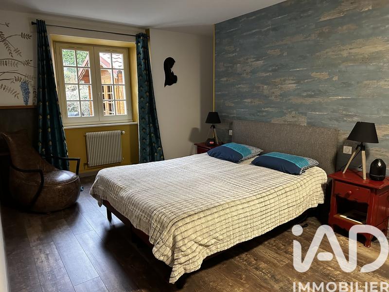 Maison - 300 m² - 8 pièces