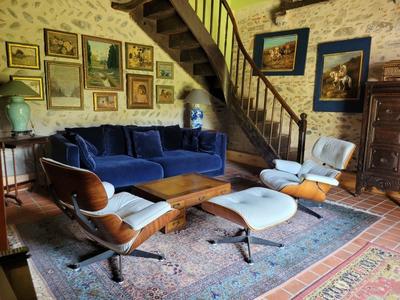 Maison traditionnelle - 231 m² - 8 pièces