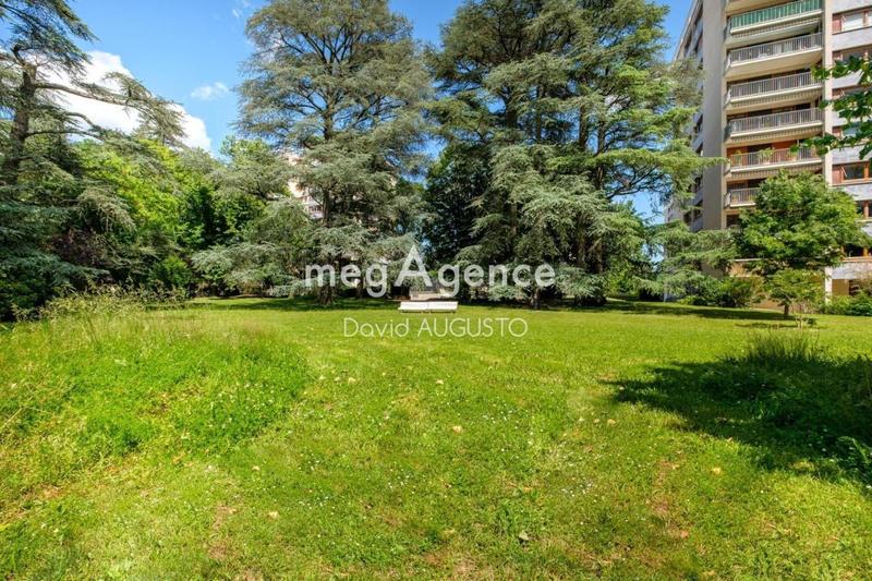 Appartement - 120 m² - 5 pièces