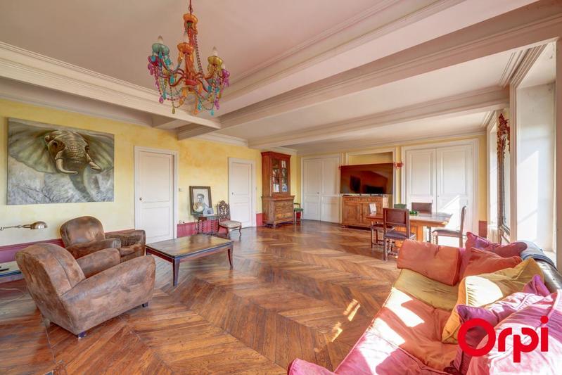 Appartement - 150 m² - 4 pièces