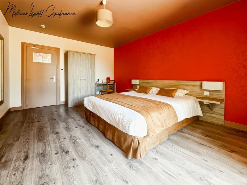 Maison en pierre - 550 m² - 14 pièces