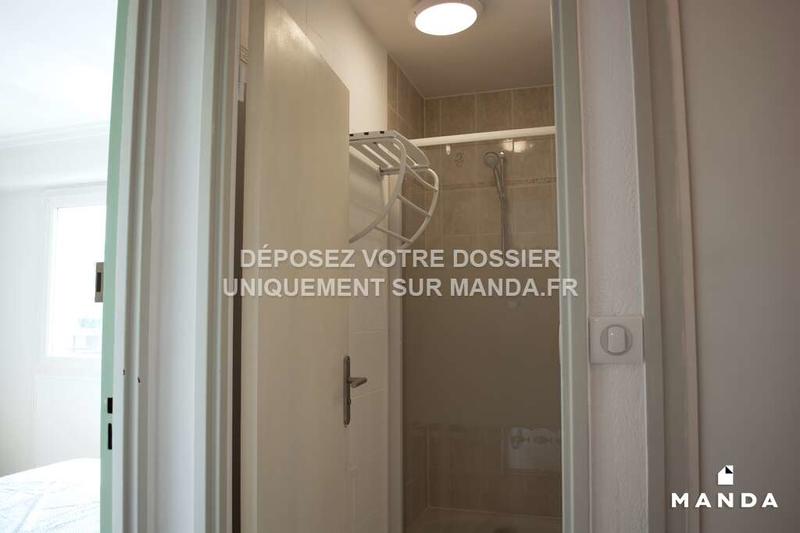 Chambre - 11 m² - 6 pièces