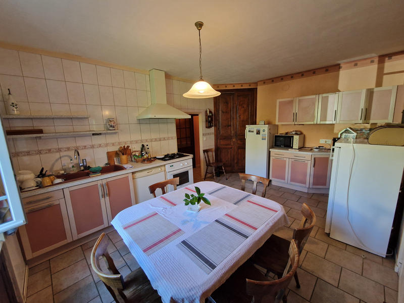Maison - 186 m² - 8 pièces
