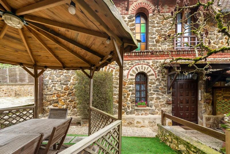 Maison - 102 m² - 6 pièces