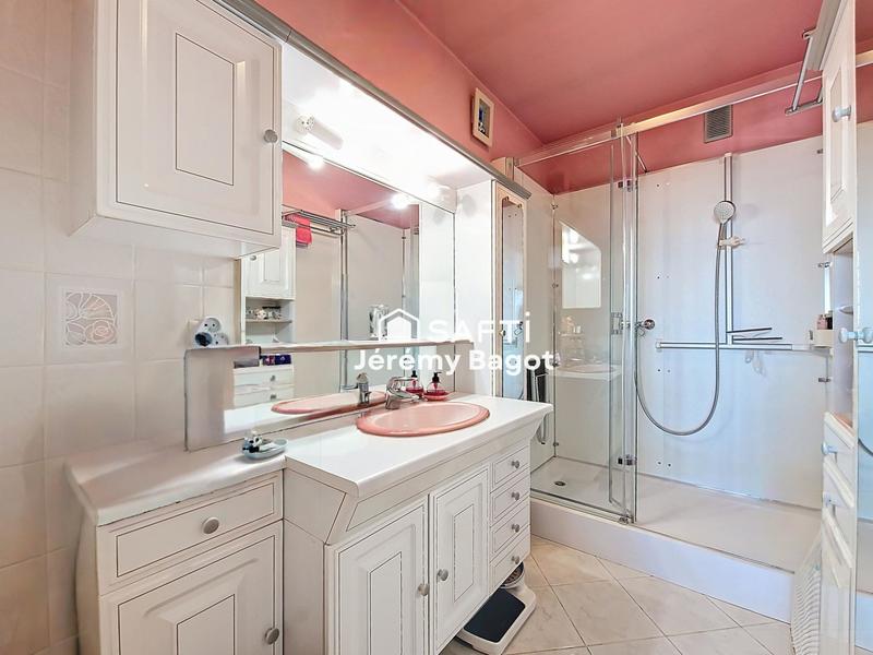 Appartement - 84 m² - 4 pièces