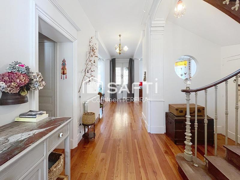 Maison de maîtres - 237 m² - 5 pièces