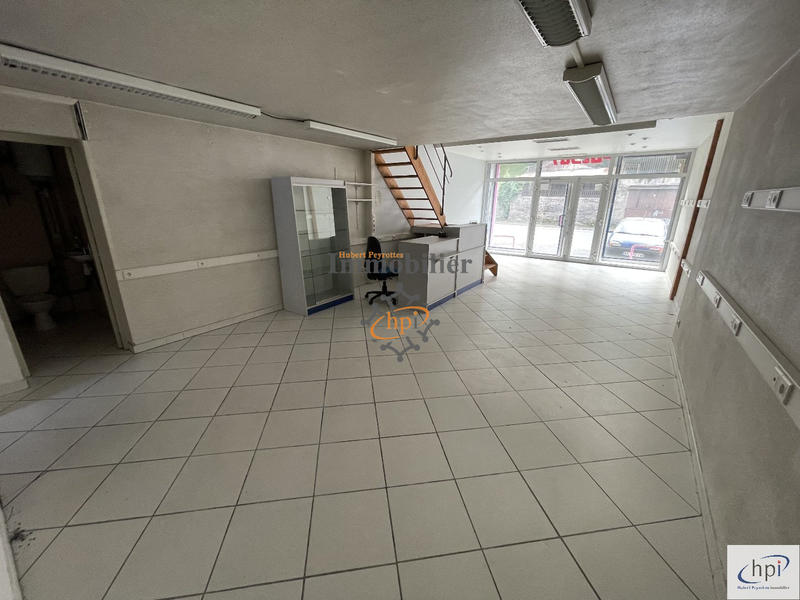 Maison - 700 m² - 14 pièces