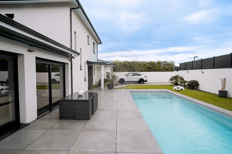 Maison - 197 m² - 7 pièces