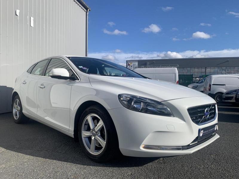 Volvo V40 T2 120 Ch Momentum - Garantie 6 Mois