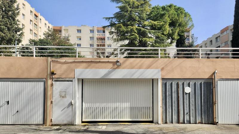 Parking / Garage - 12 m²