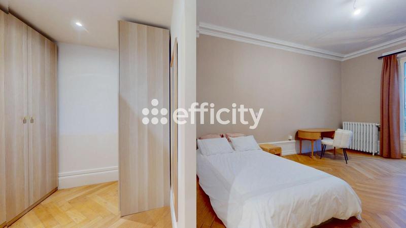 Appartement - 222 m² - 5 pièces