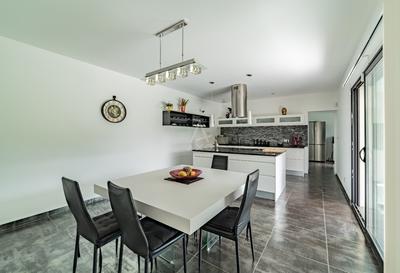 Maison contemporaine - 290 m² - 5 pièces