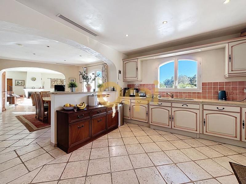 Maison - 140 m² - 4 pièces