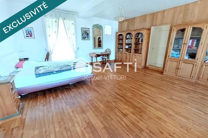 Maison - 250 m² - 9 pièces