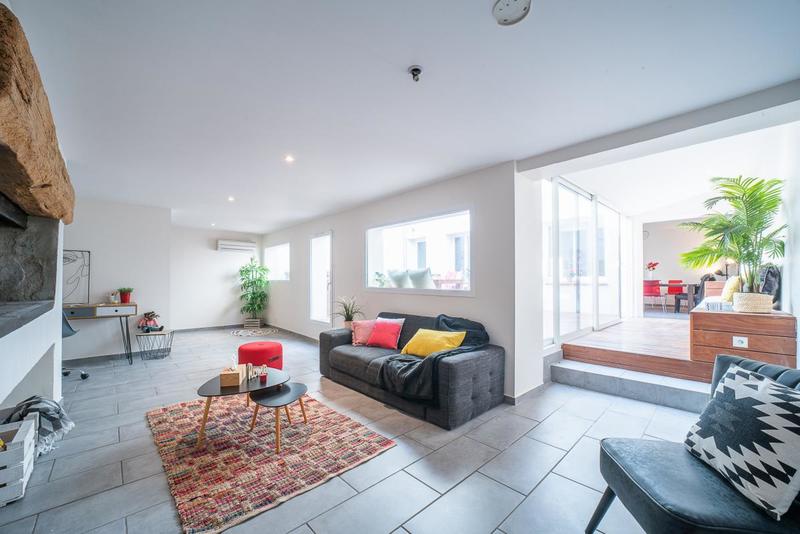 Maison - 230 m² - 6 pièces