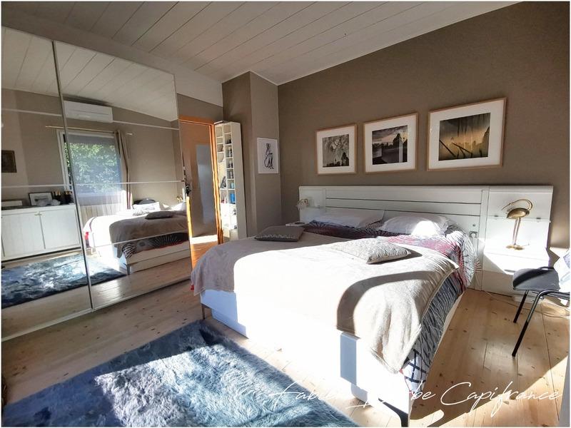 Maison - 180 m² - 10 pièces