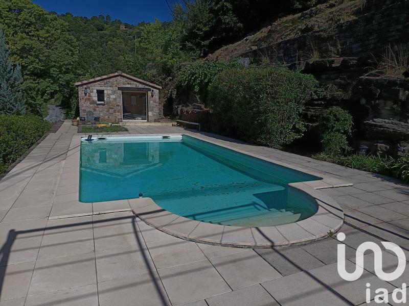 Maison - 230 m² - 9 pièces