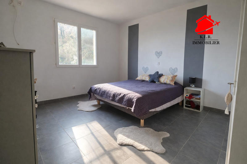 Maison - 201 m² - 8 pièces