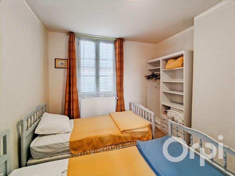 Maison - 278 m² - 10 pièces