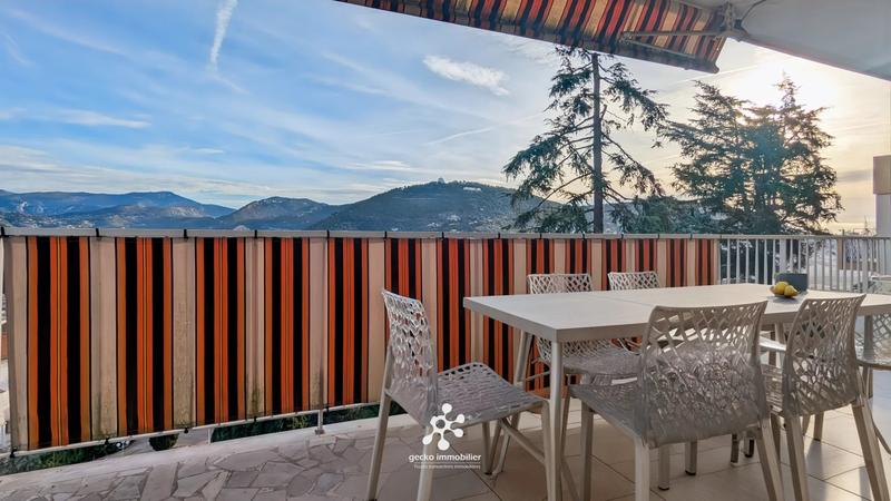 Appartement - 100 m² - 4 pièces