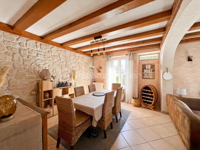 Maison traditionnelle - 153 m² - 6 pièces