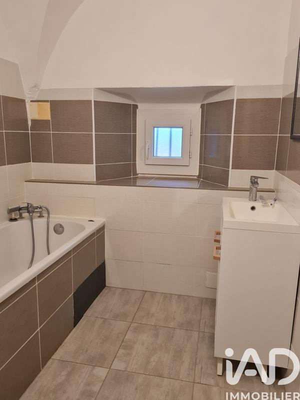 Maison - 370 m² - 9 pièces