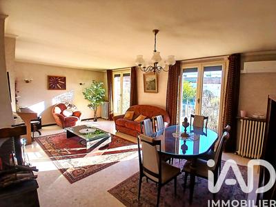 Maison - 148 m² - 9 pièces