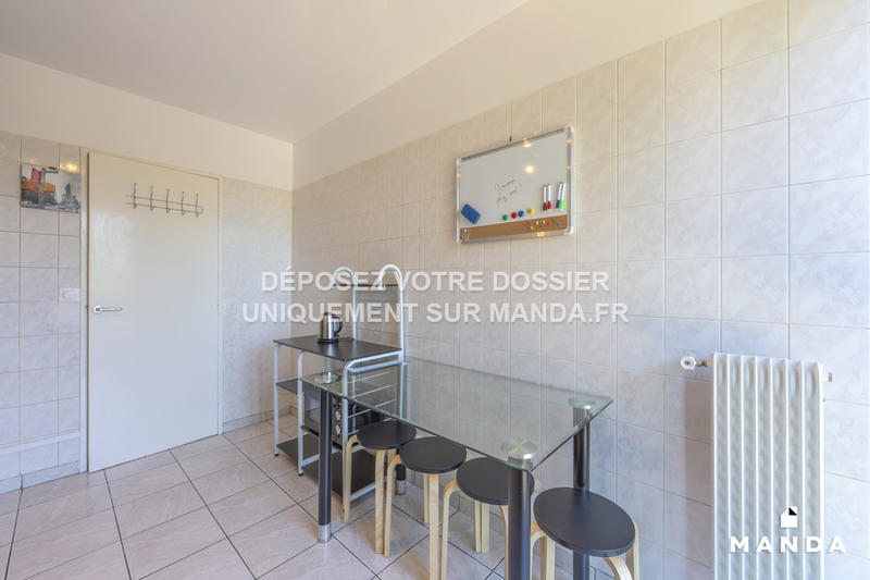 Chambre - 10 m² - 6 pièces