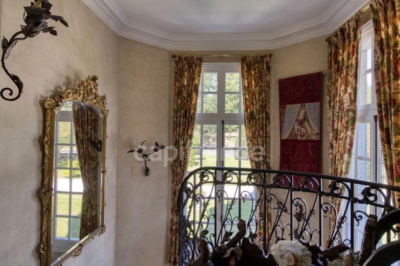 Château - 660 m² - 12 pièces