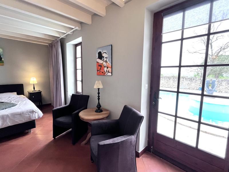 Maison traditionnelle - 293 m² - 10 pièces