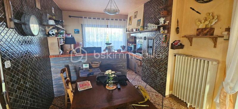 Maison - 230 m² - 10 pièces