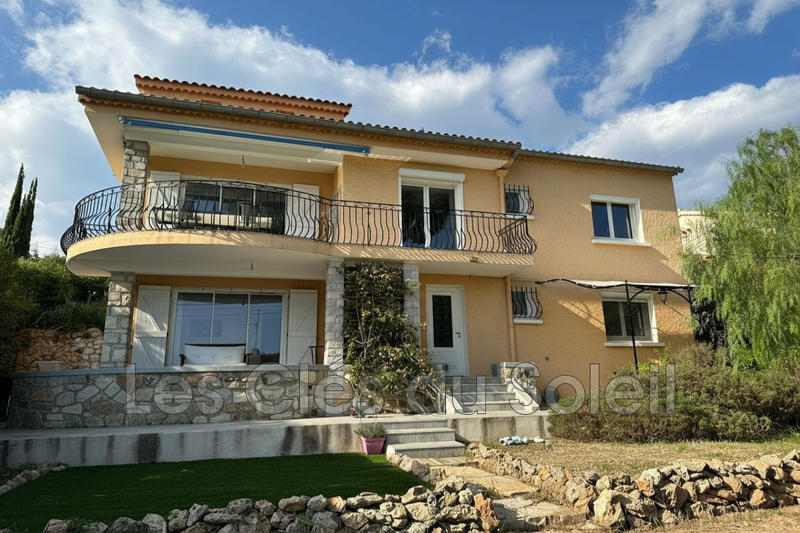 Villa - 180 m² - 9 pièces