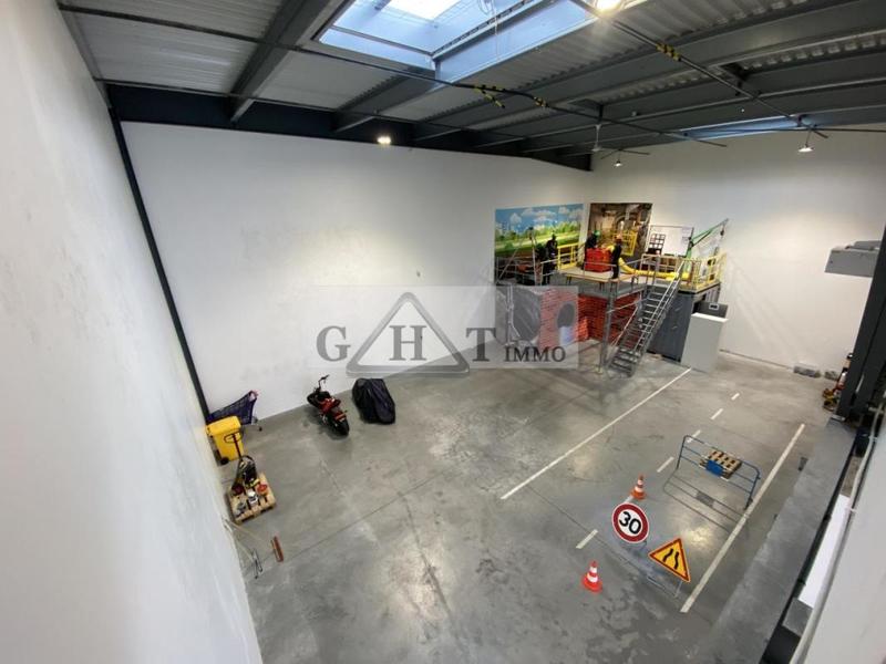 Entrepôt - 530 m²